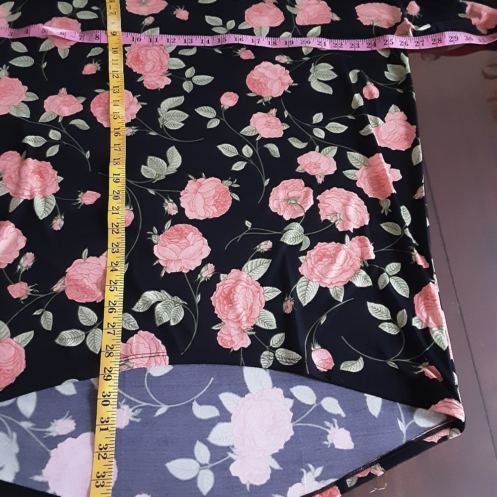 Lularoe Tunic - Picture 7 of 7